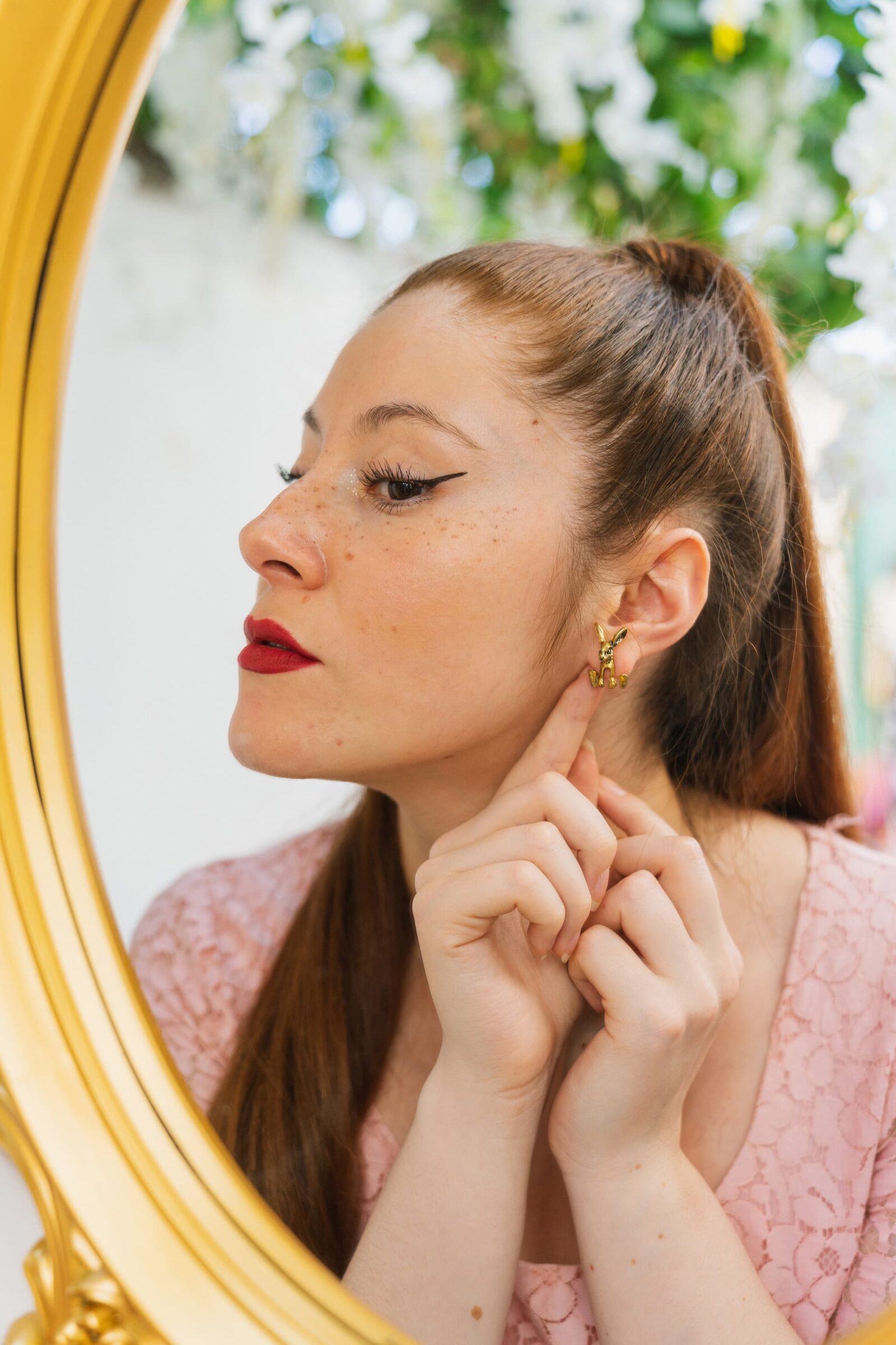 Aokigahara Scarlett - Valentina Godoy Photography