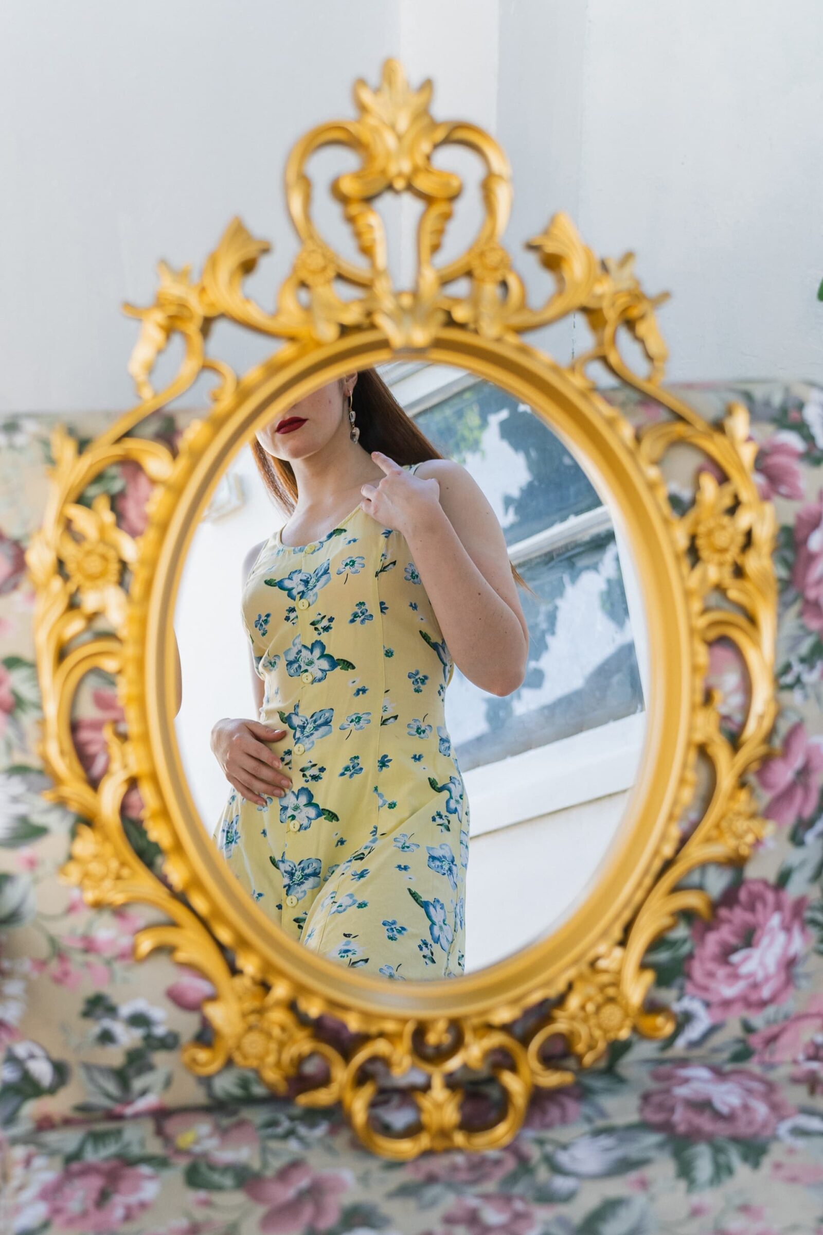 Aokigahara Scarlett - Valentina Godoy Photography